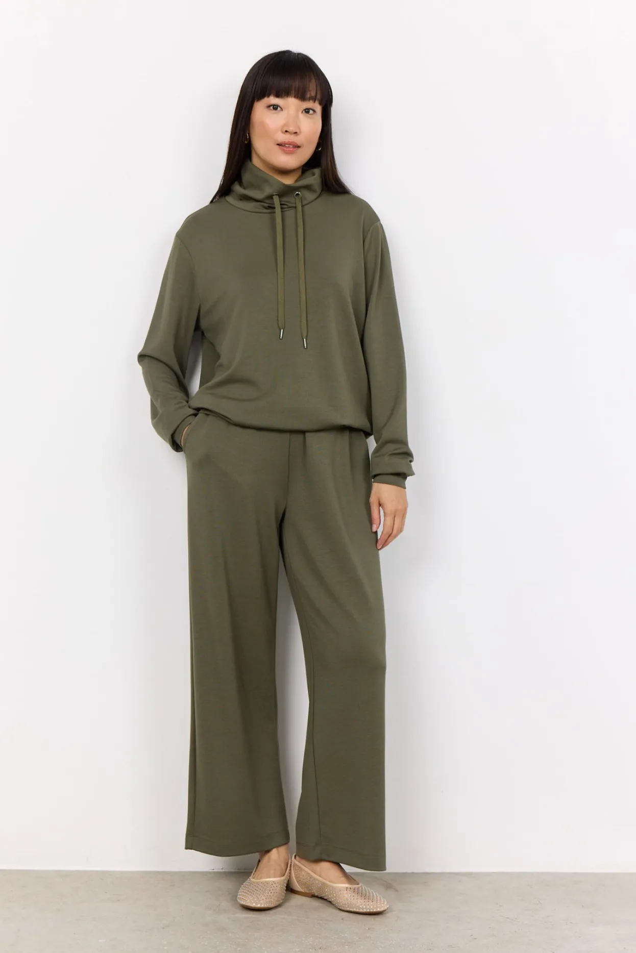 scbanu__sweatshirt_oliv_1-3.webp Blusar Och Skjortor | Comfy>Soyaconcept SC-BANU 125 Sweatshirt Oliv